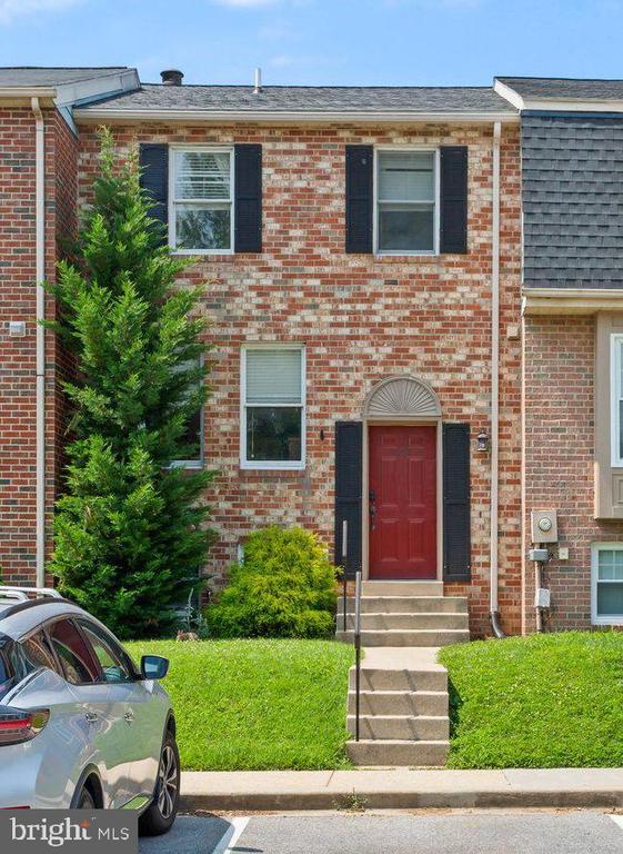 107 COLONY COURT