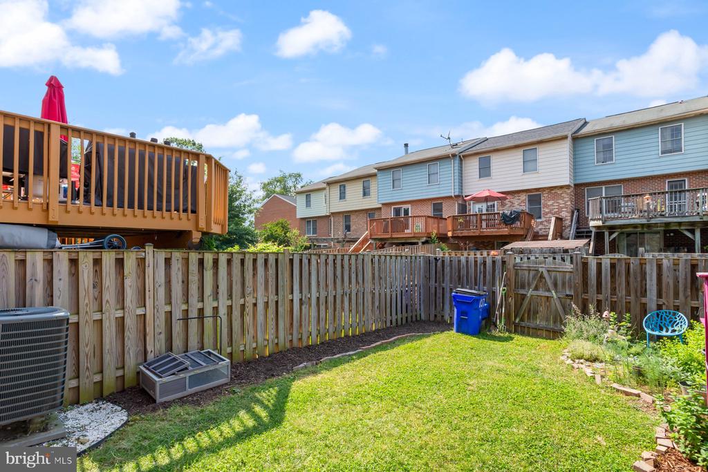107 COLONY COURT