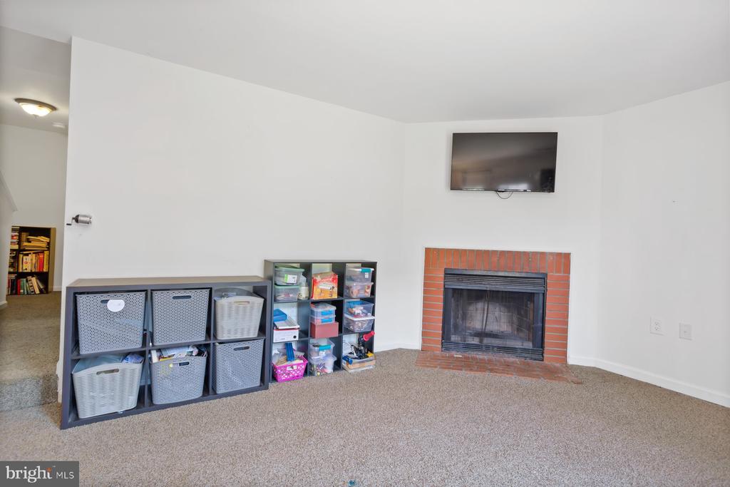 107 COLONY COURT