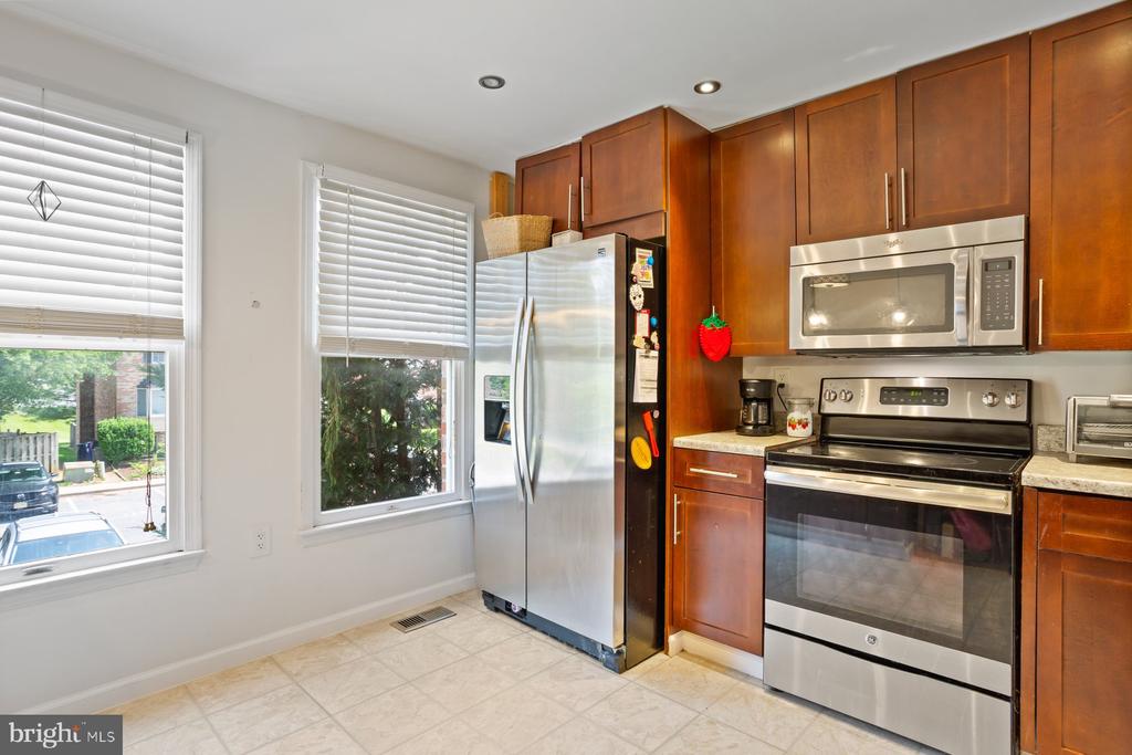 107 COLONY COURT