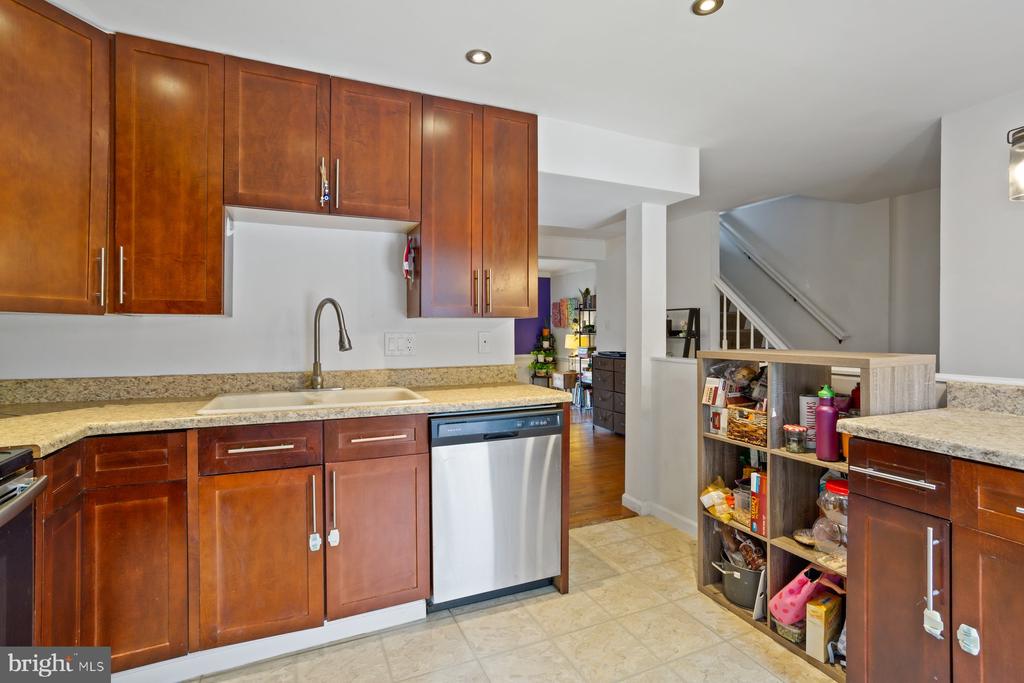 107 COLONY COURT