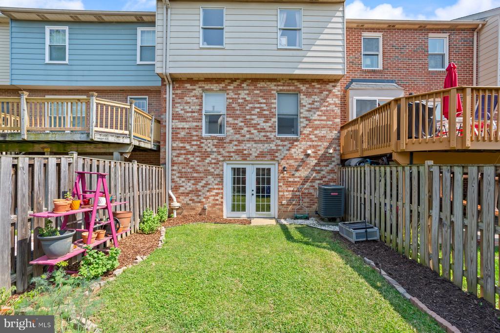 107 COLONY COURT