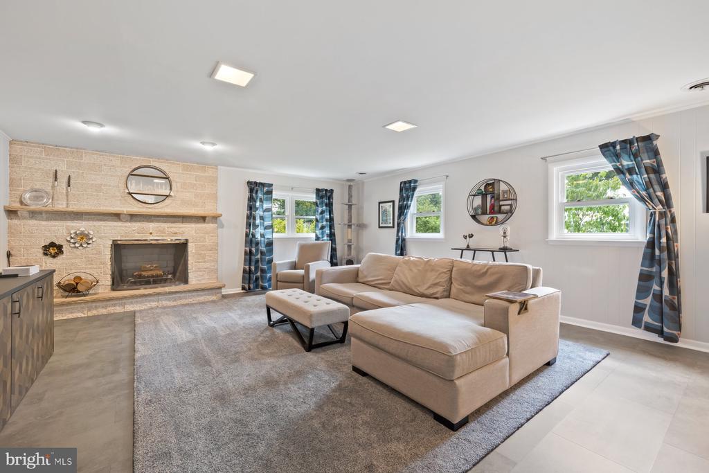 7718 RIDGE ROAD