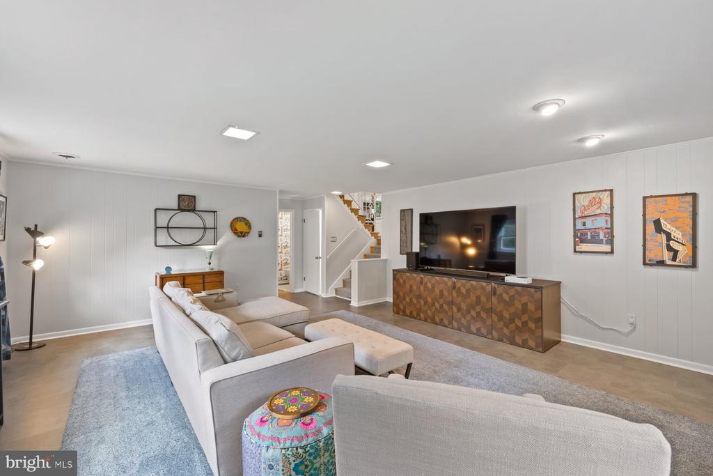 7718 RIDGE ROAD
