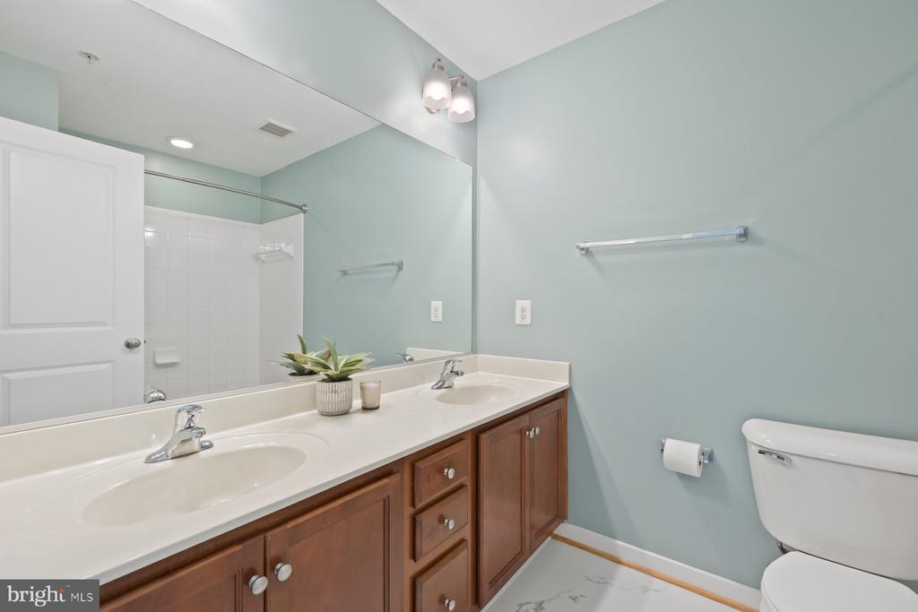 1418 LAUREL WOOD WAY 79