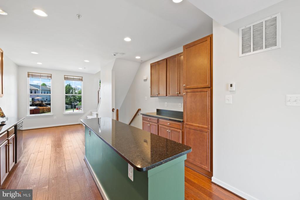 1418 LAUREL WOOD WAY 79