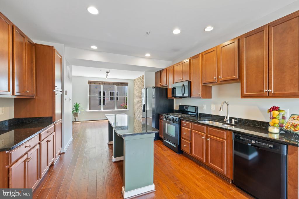 1418 LAUREL WOOD WAY 79