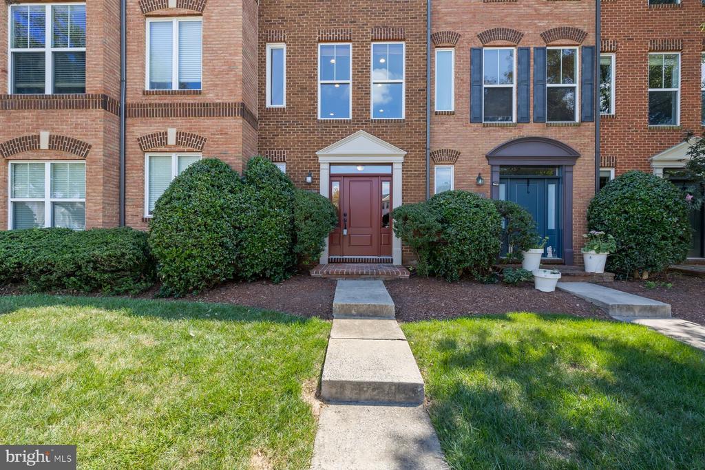 1418 LAUREL WOOD WAY 79