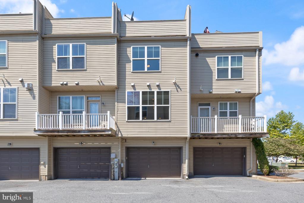 1418 LAUREL WOOD WAY 79