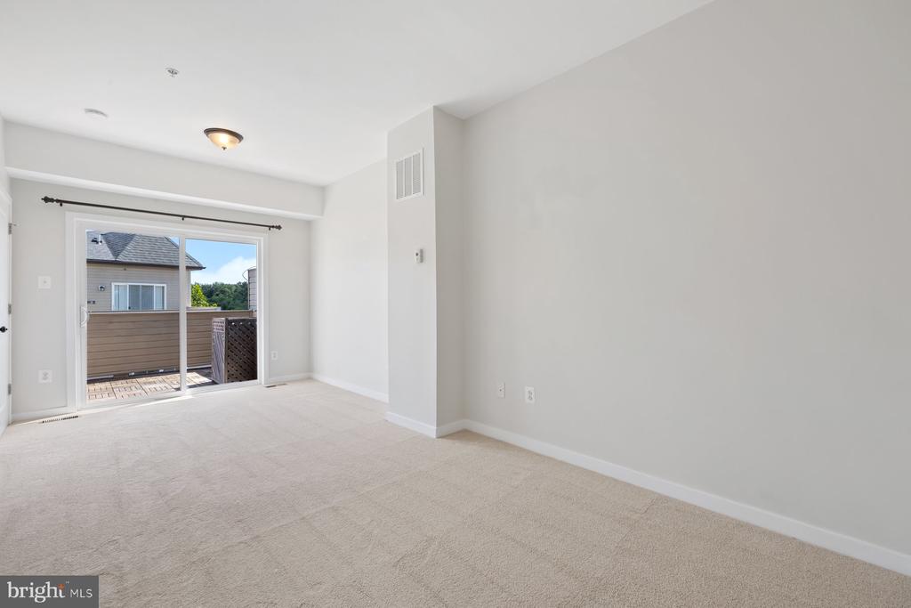 1418 LAUREL WOOD WAY 79