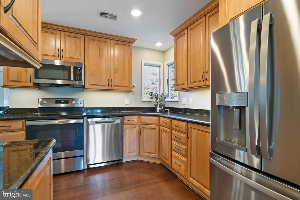 3298 SOLSTICE COURT