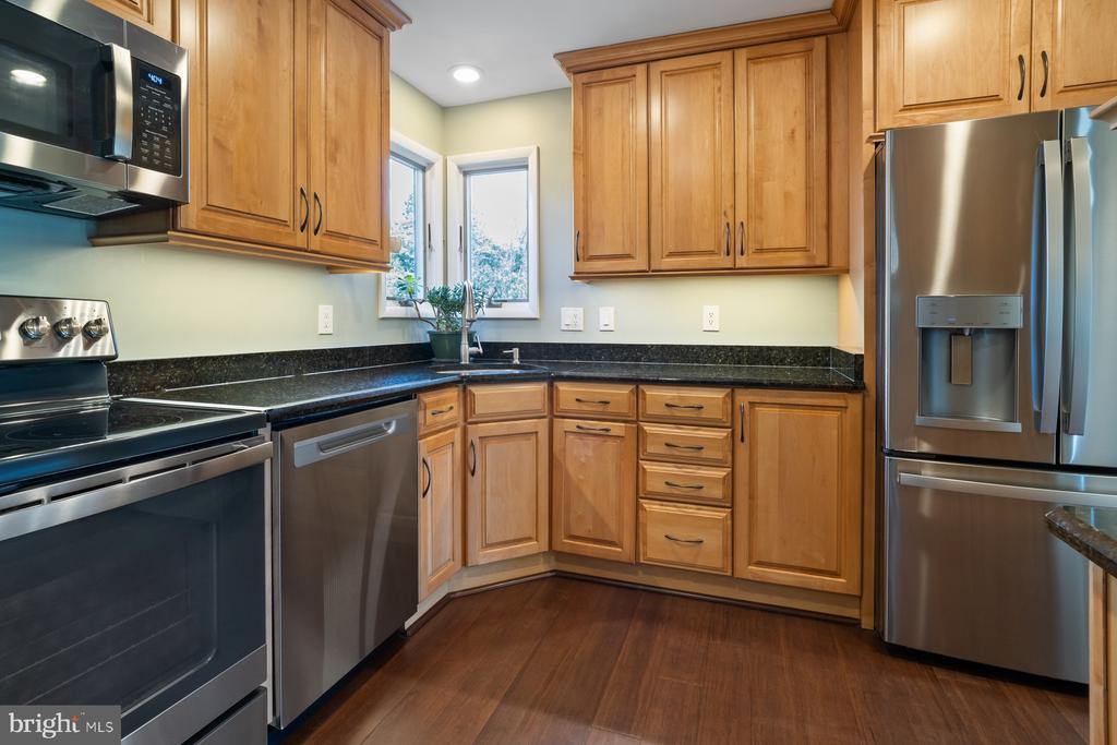 3298 SOLSTICE COURT