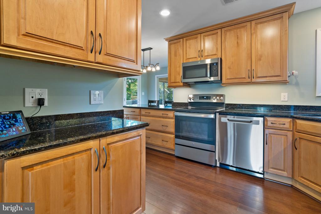 3298 SOLSTICE COURT