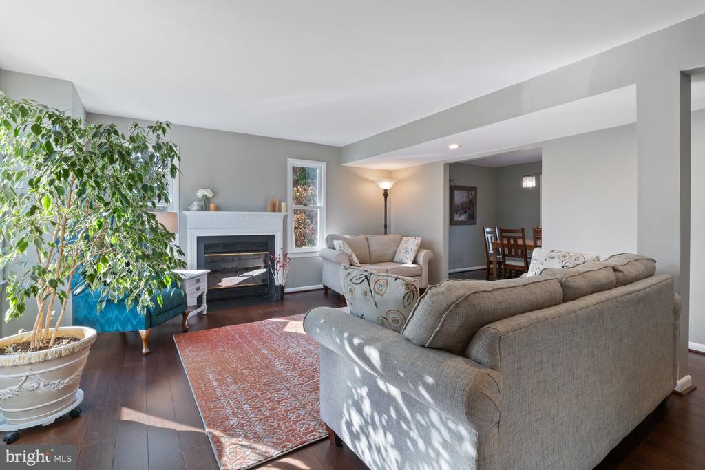 3298 SOLSTICE COURT