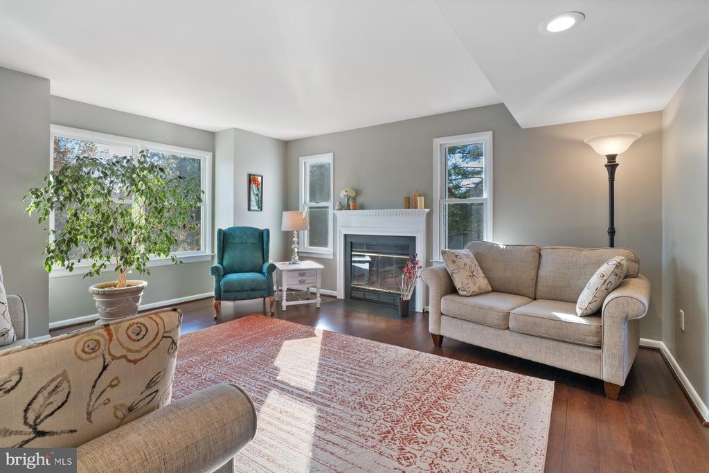 3298 SOLSTICE COURT