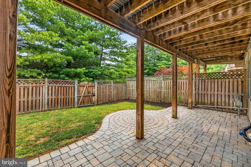 2414 RIPPLING BROOK ROAD