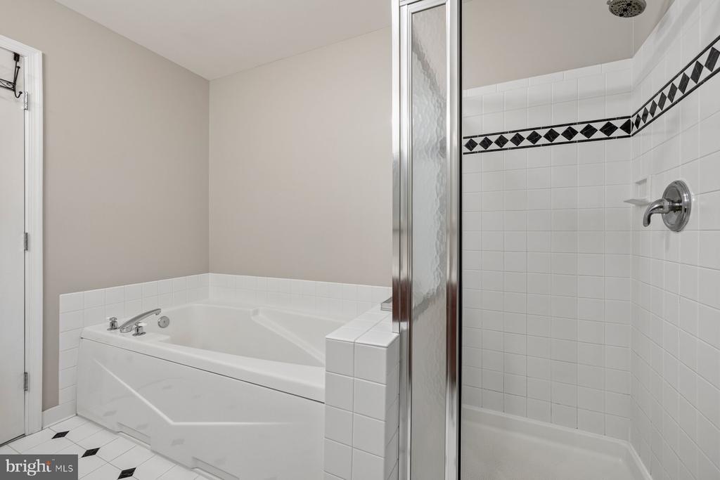2414 RIPPLING BROOK ROAD