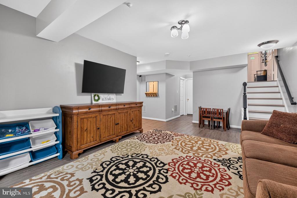 2414 RIPPLING BROOK ROAD