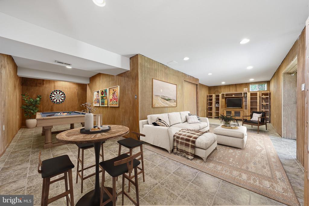 814 FIFTH AVENUE