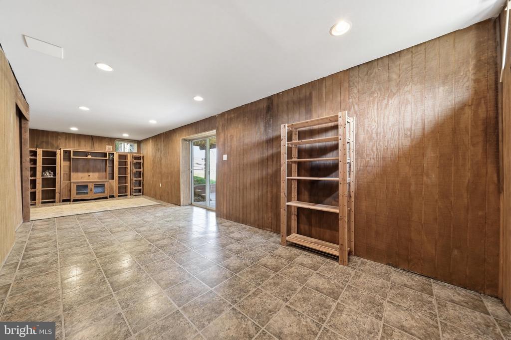 814 FIFTH AVENUE