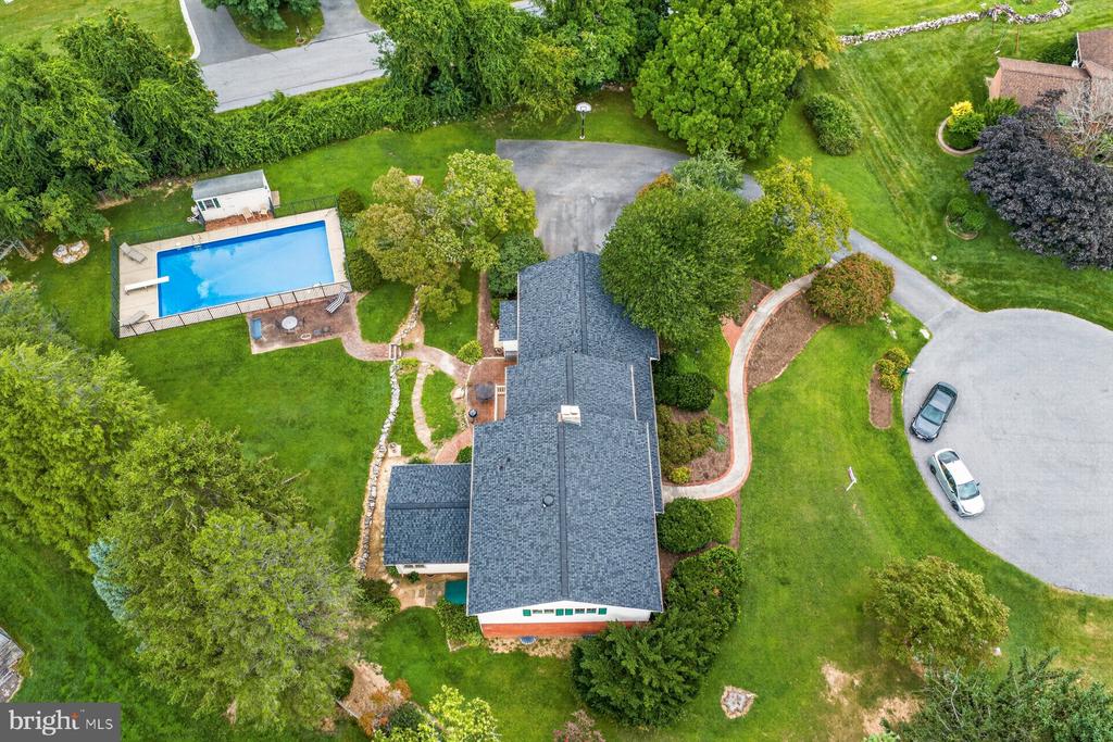 6916 SUMMERSWOOD DRIVE