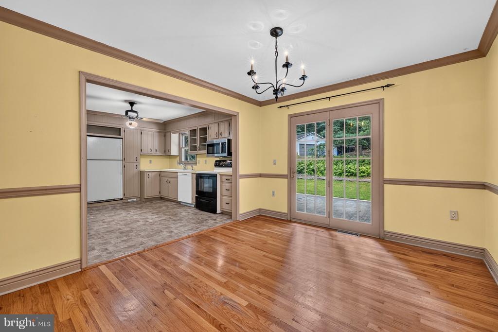 6406 WHITE OAK COURT
