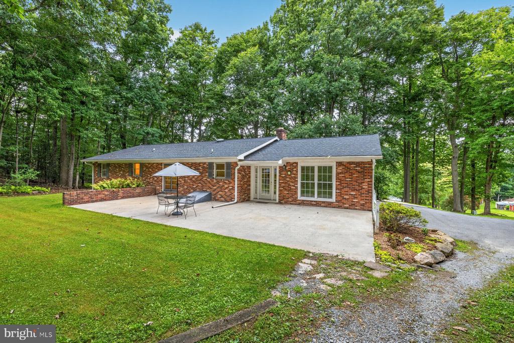 6406 WHITE OAK COURT