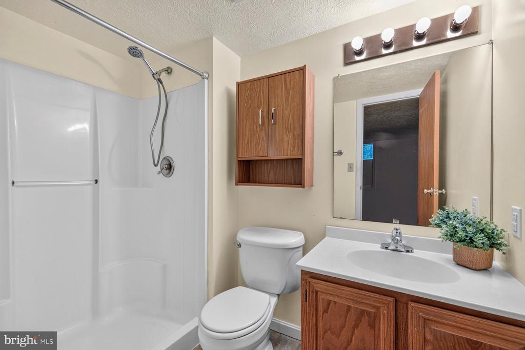 6406 WHITE OAK COURT