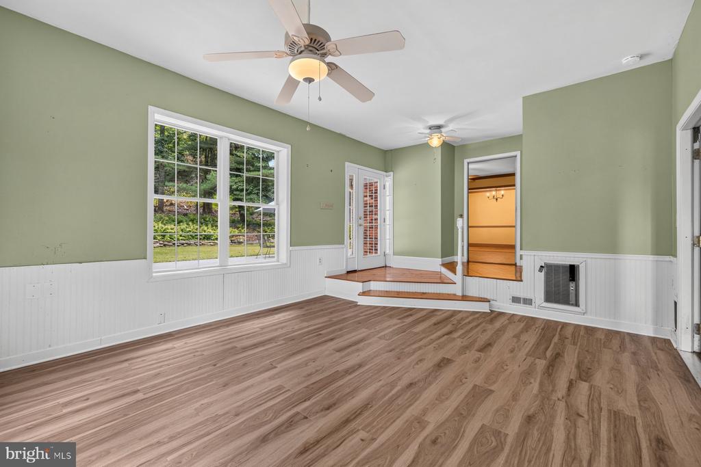 6406 WHITE OAK COURT