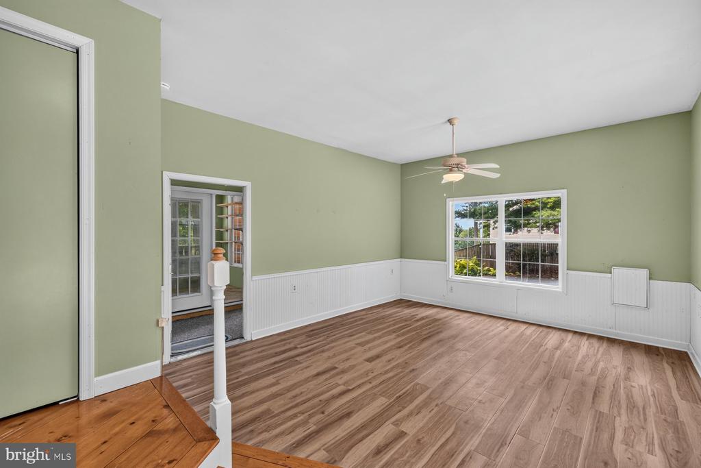 6406 WHITE OAK COURT