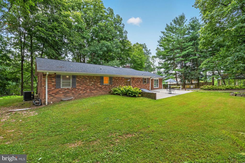 6406 WHITE OAK COURT