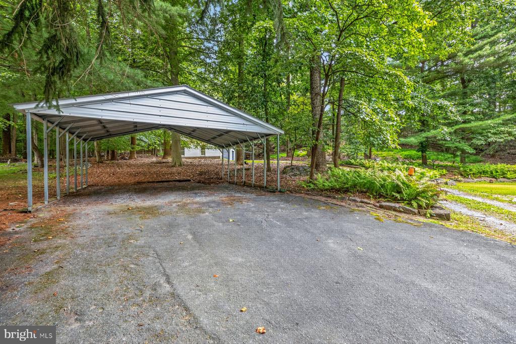 6406 WHITE OAK COURT