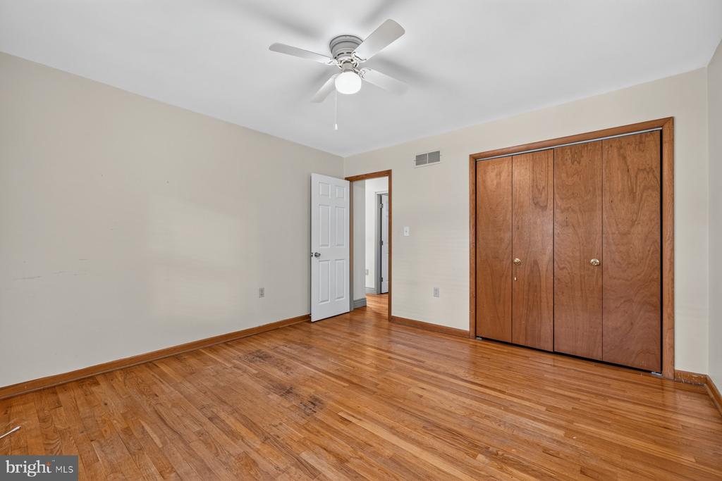 6406 WHITE OAK COURT