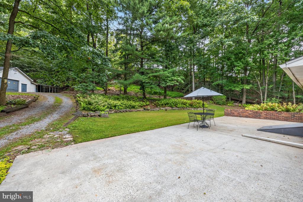 6406 WHITE OAK COURT