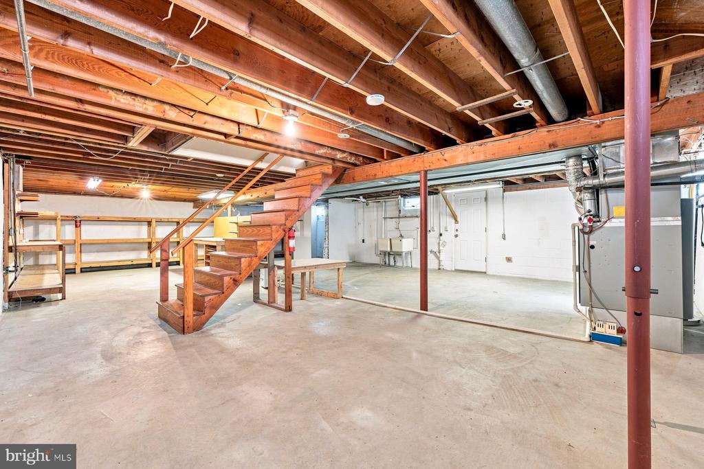 802 YOUNG PLACE