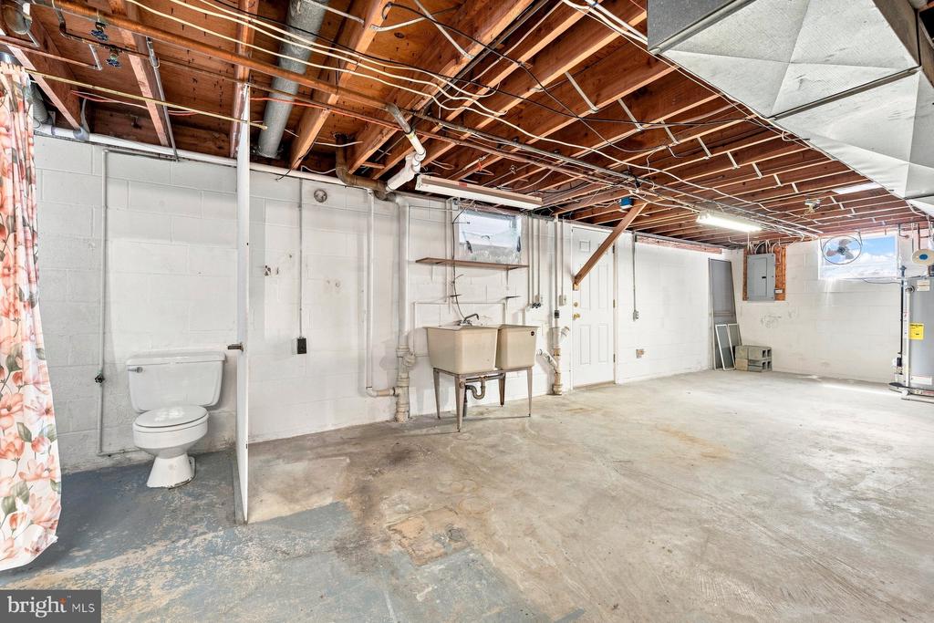 802 YOUNG PLACE