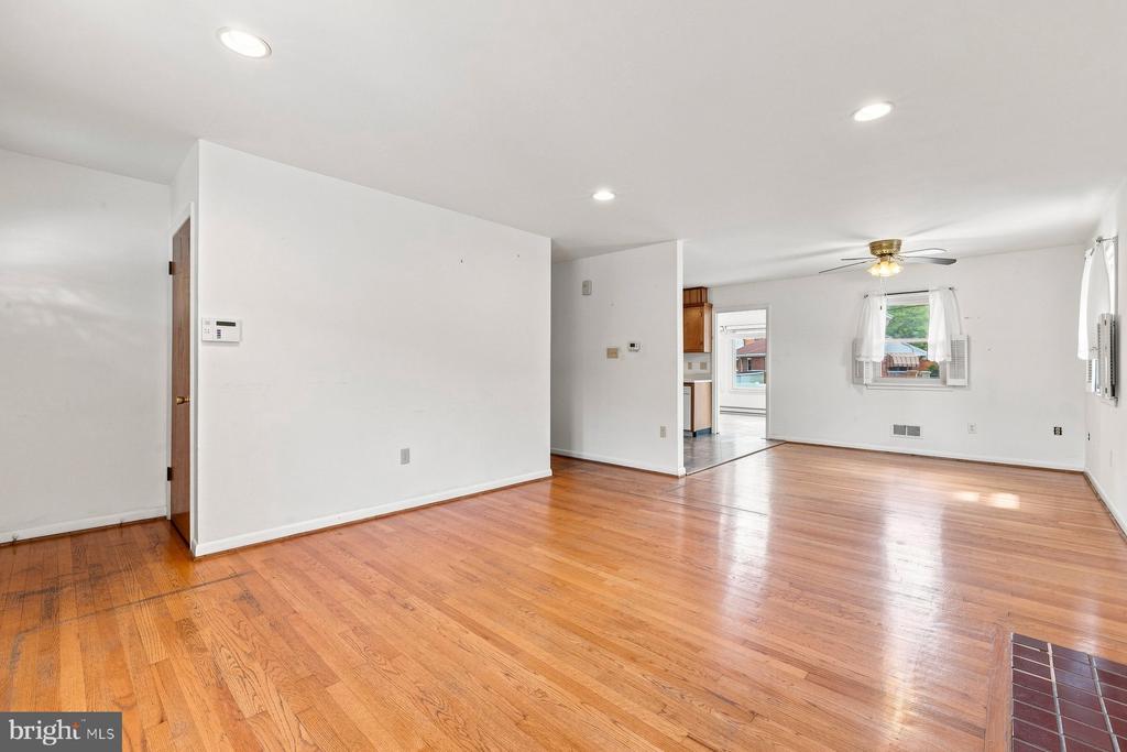 802 YOUNG PLACE