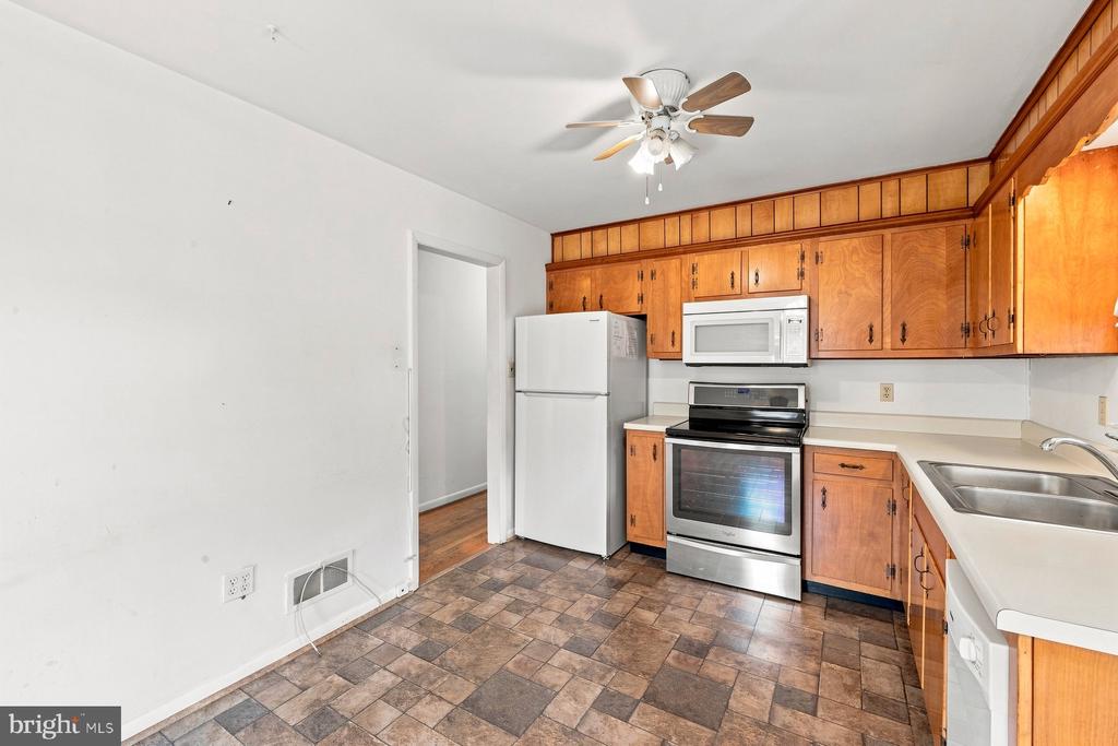 802 YOUNG PLACE