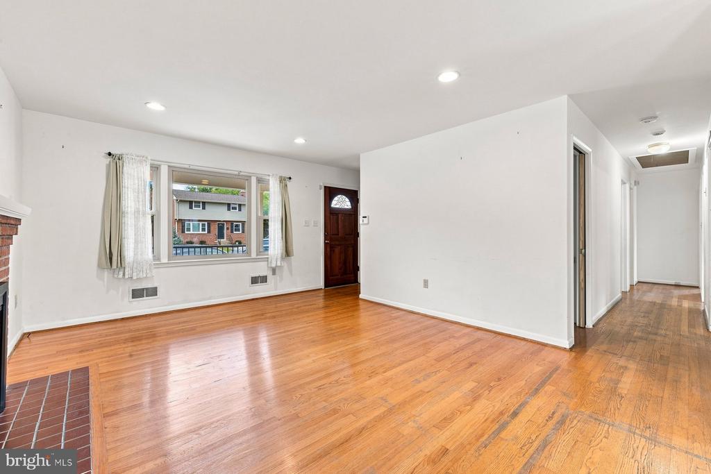 802 YOUNG PLACE