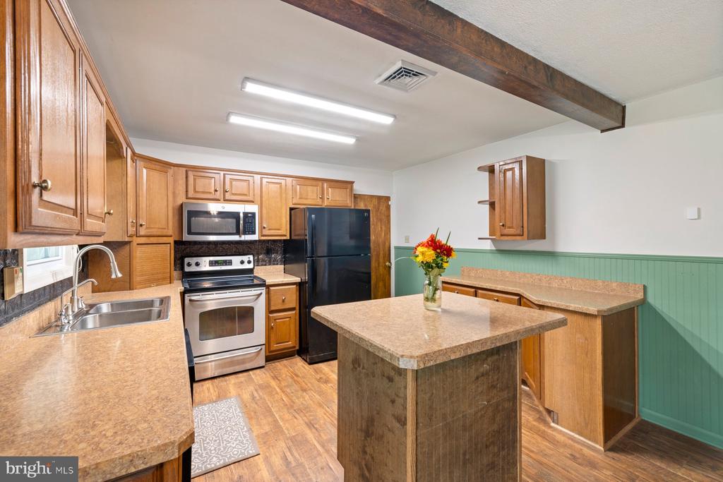 11900 BEAVERVALE ROAD