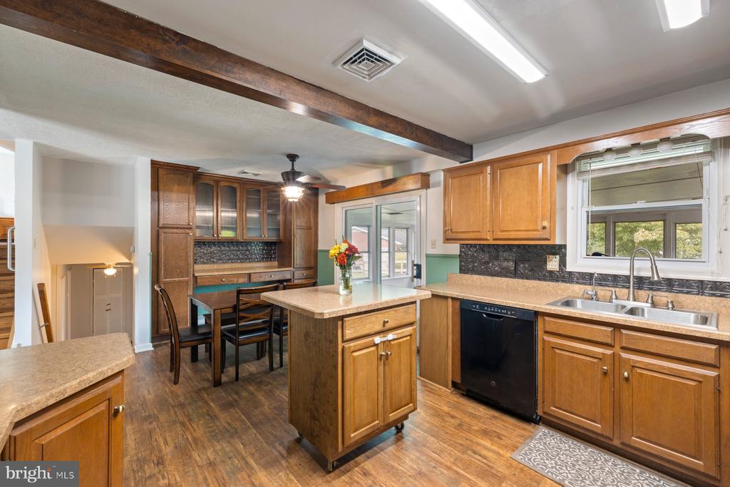 11900 BEAVERVALE ROAD