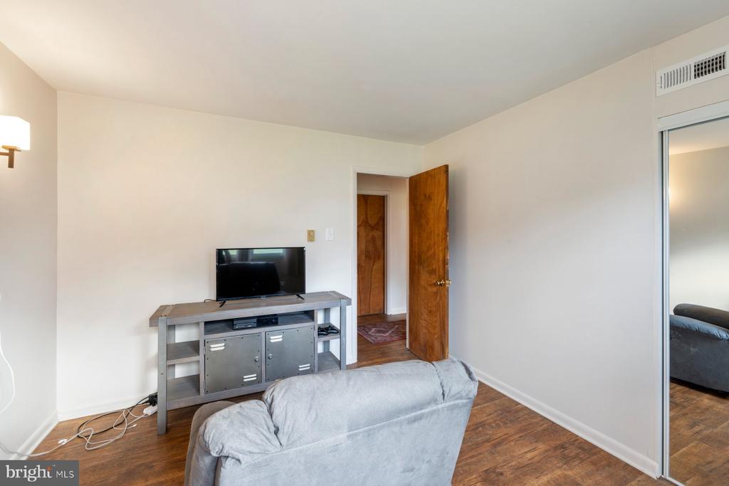 11900 BEAVERVALE ROAD