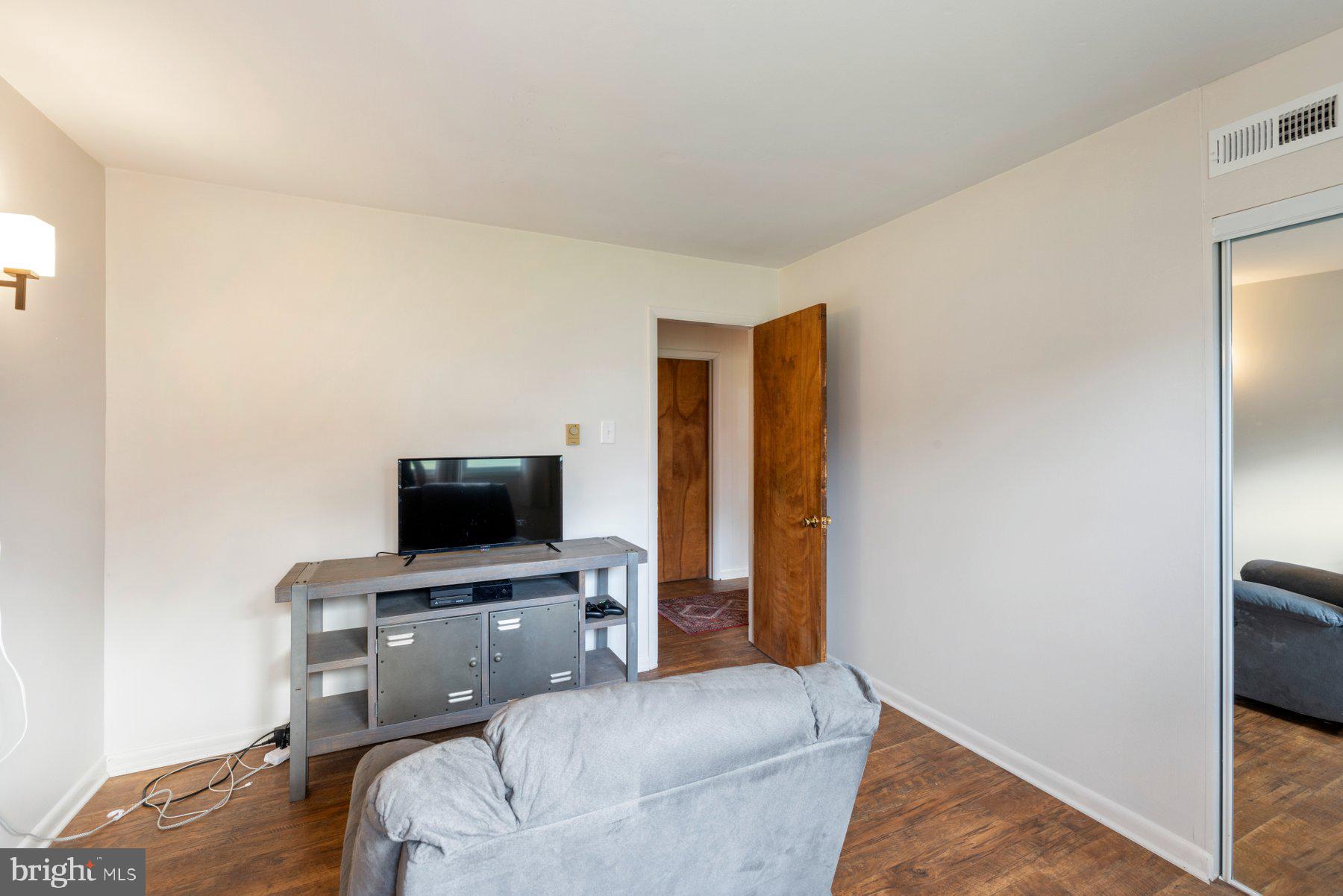11900 BEAVERVALE ROAD