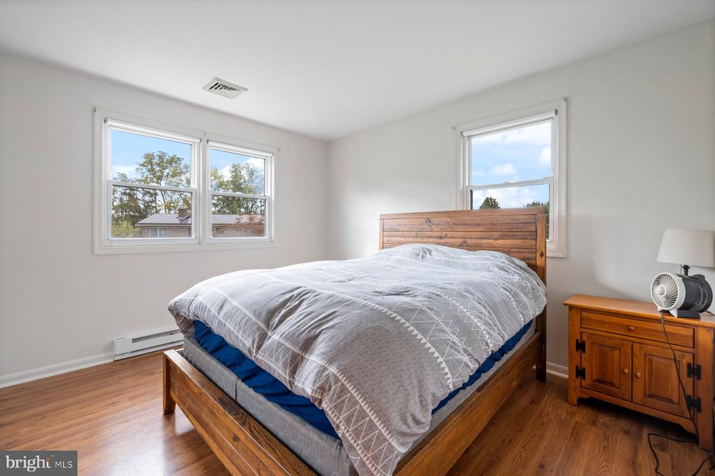 11900 BEAVERVALE ROAD