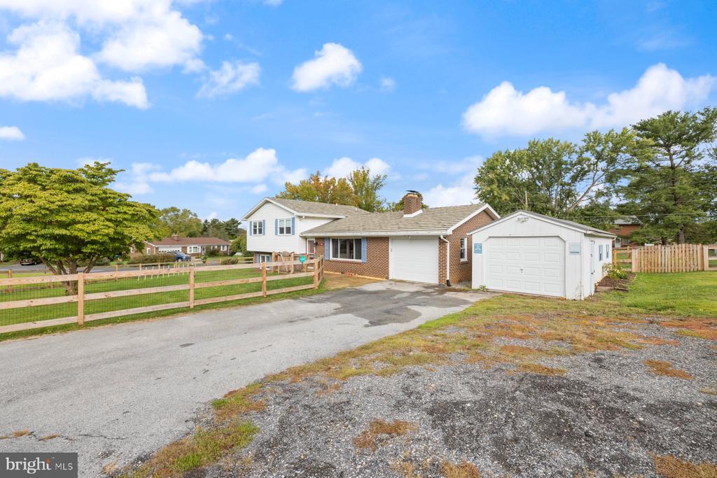 11900 BEAVERVALE ROAD