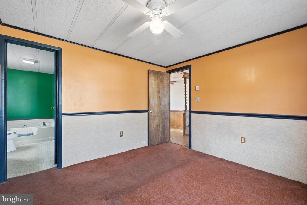 211 CARROLL COURT