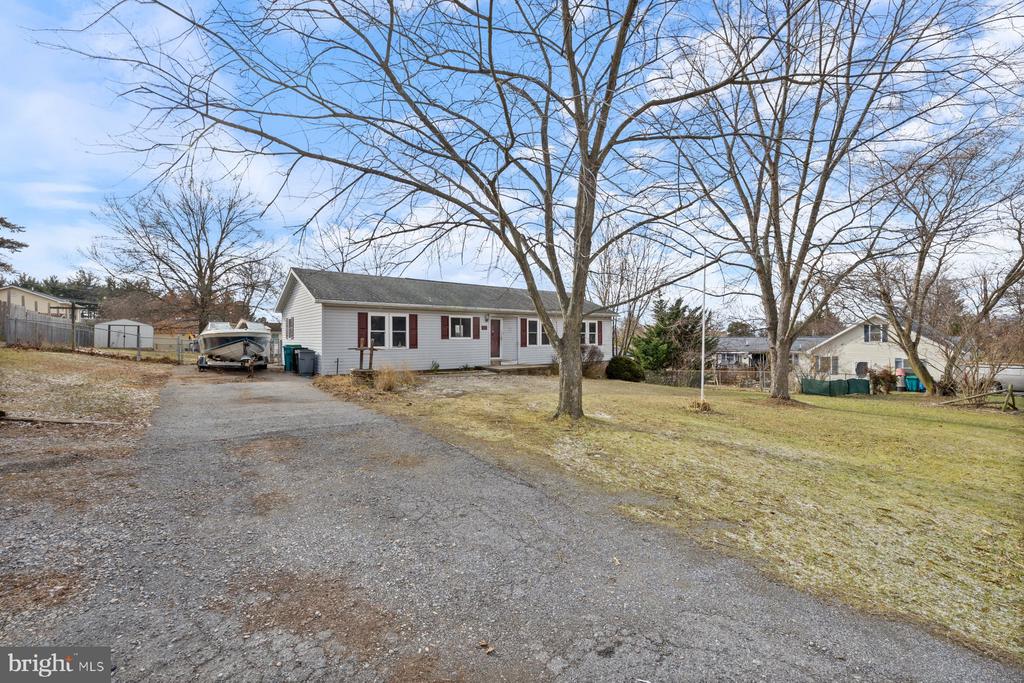 211 CARROLL COURT