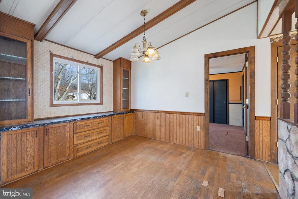 211 CARROLL COURT