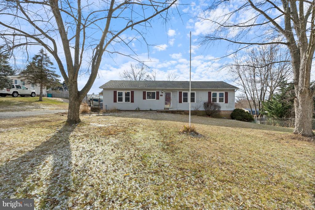 211 CARROLL COURT
