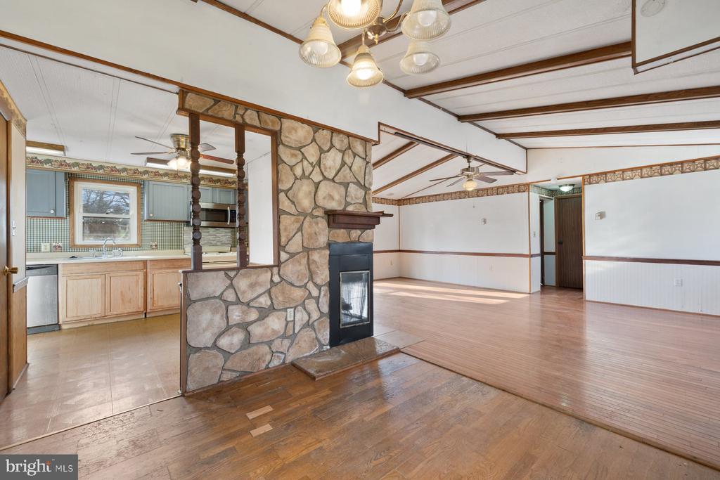 211 CARROLL COURT